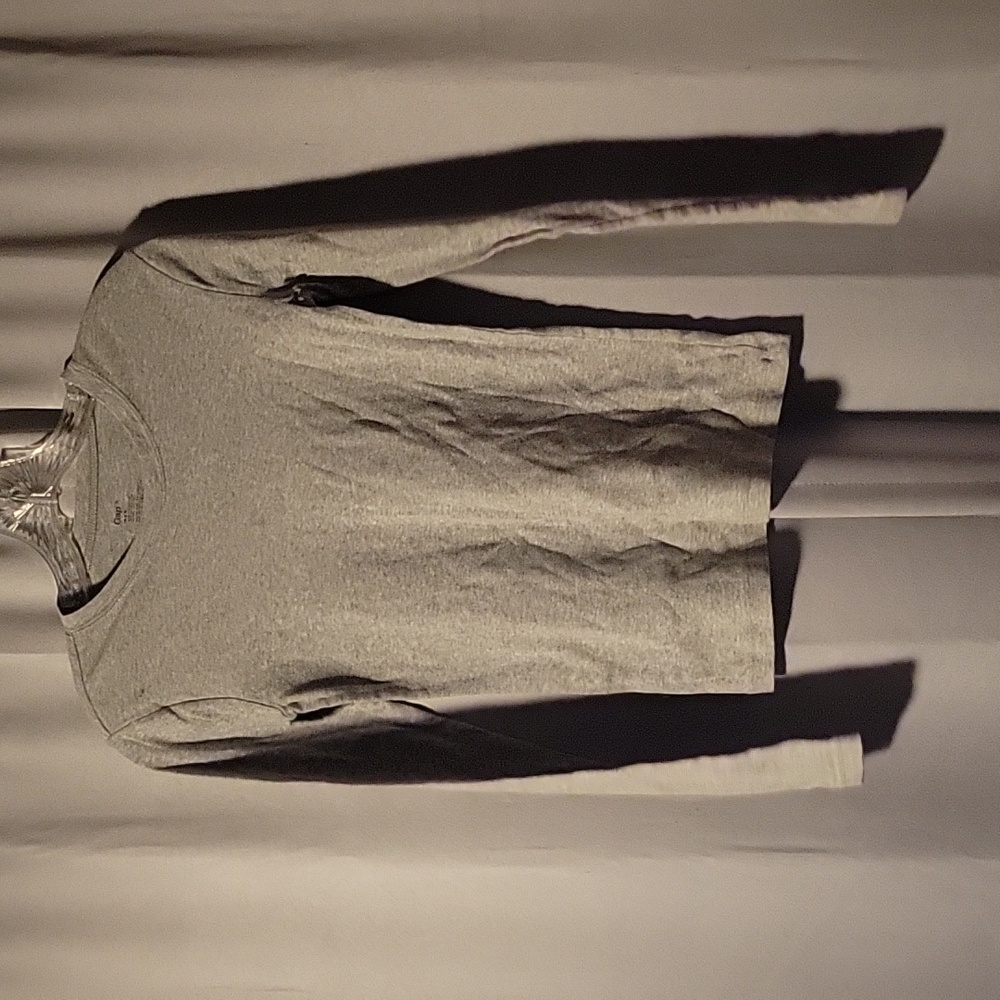 GAP Gray Long Sleeve Tee